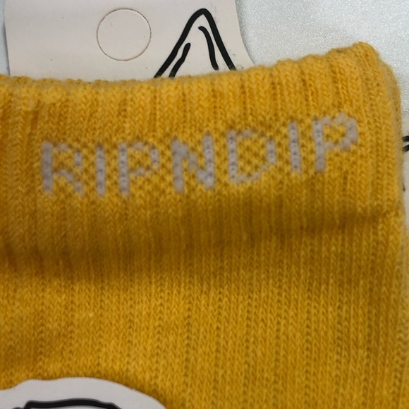 RipNDip Gold Lord Nermal Flipping the Bird Socks - Picture 3 of 5